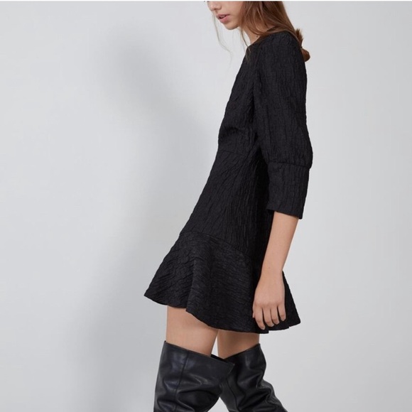 Zara black textured puffed flutter sleeves dress L - Picture 2 of 5